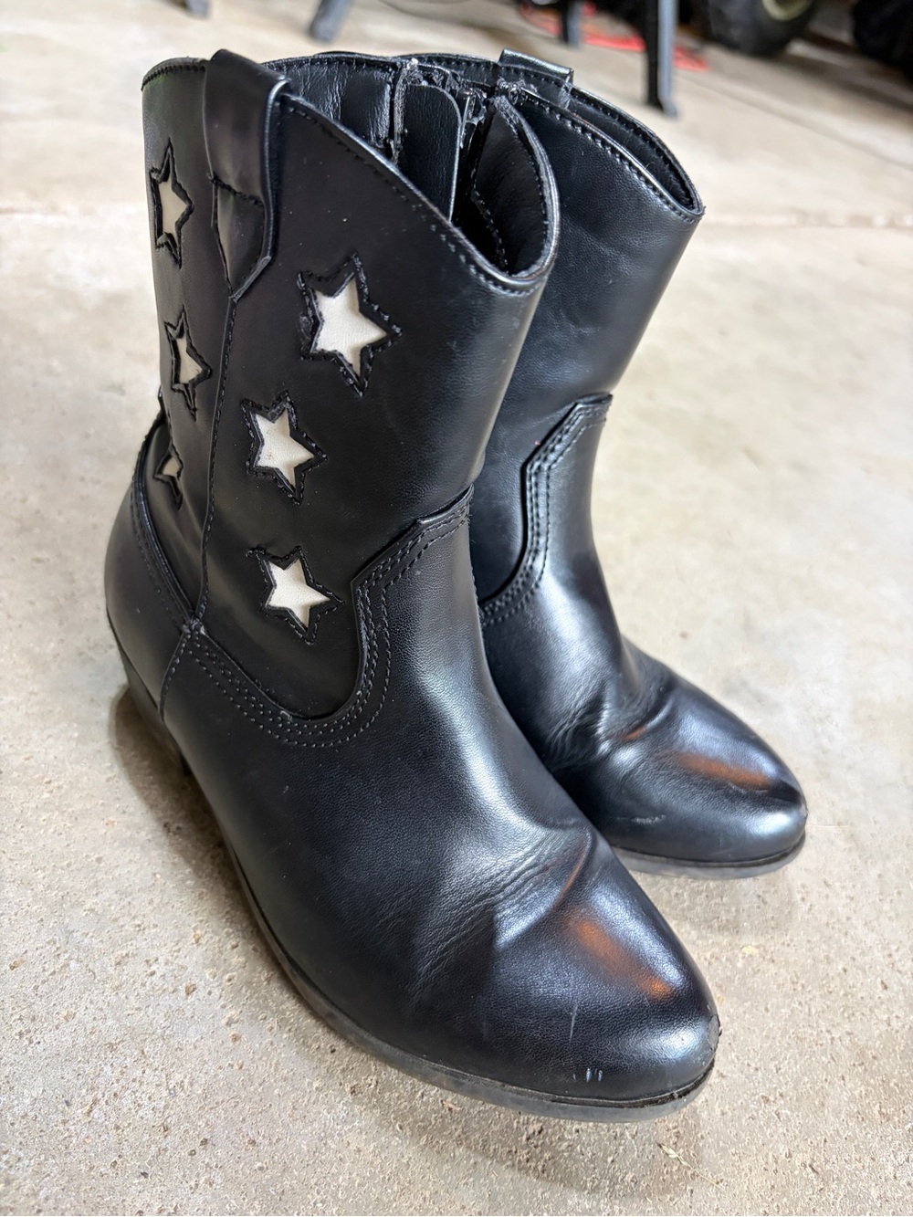 Black Star Appliqué Western Boots
